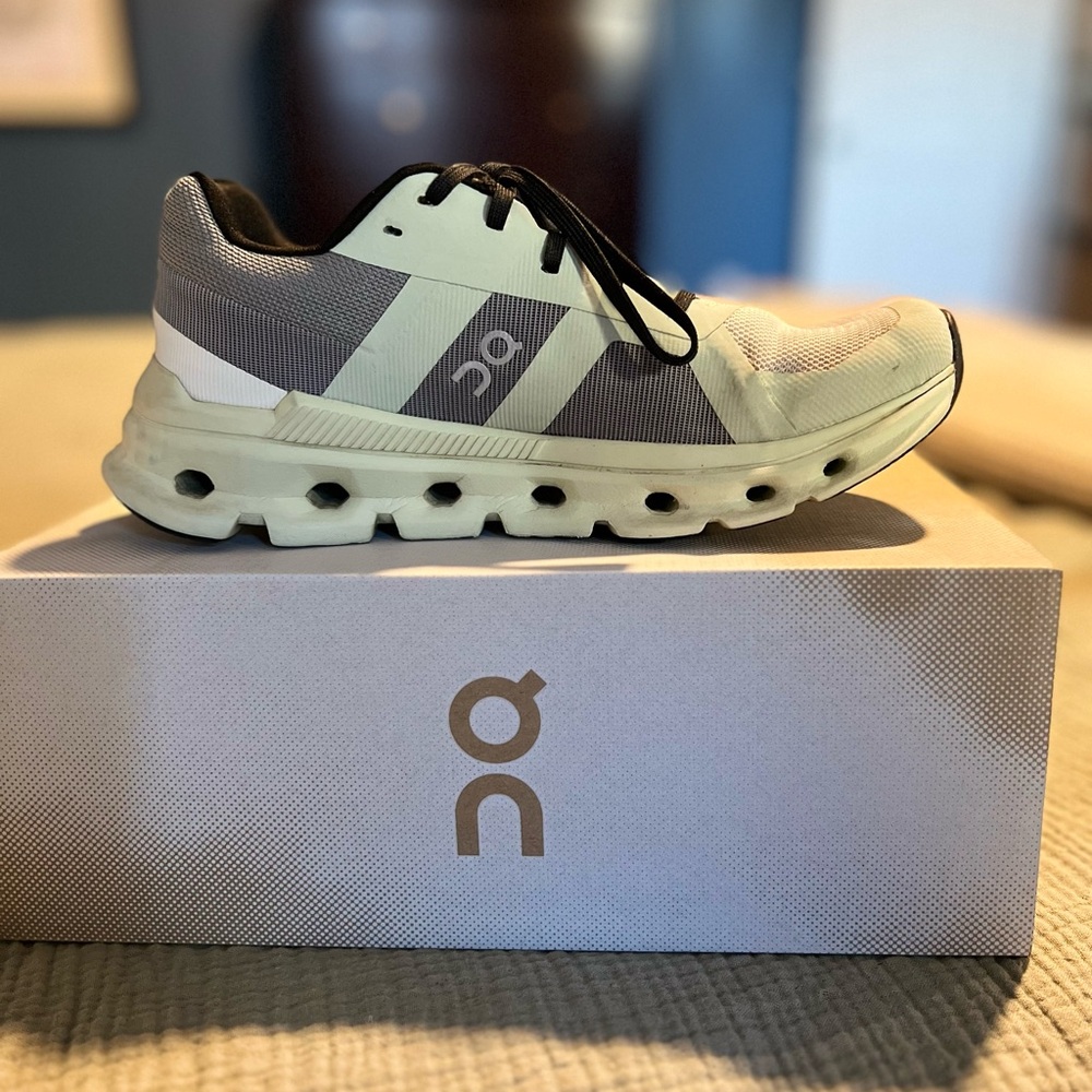 On Running Sneakers - Cloudrunner Size 7